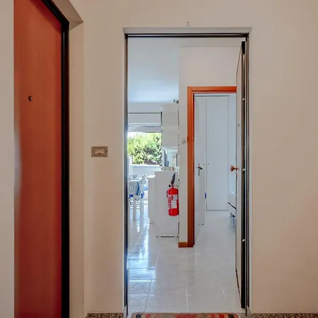 Rosa Dei Venti - Bilocale A 100 M Dalla Con Posto Auto Apartamento